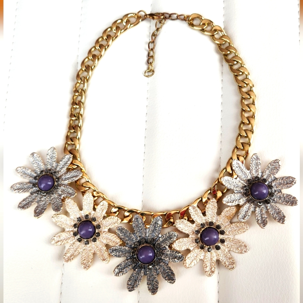 Gold Plated Chunky Floral Necklace - FREE with Purchase over 50$